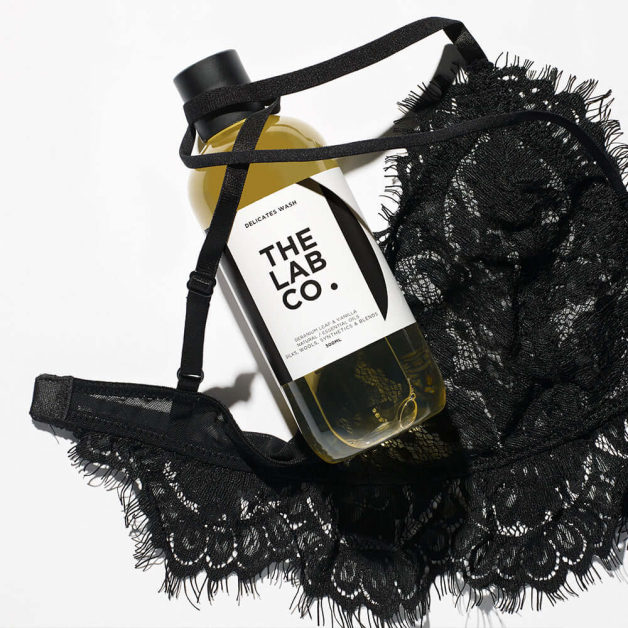 Рідкий засіб для прання делікатних речей The Lab Co. Delicates Laundry Detergent (32 прання), 500 мл