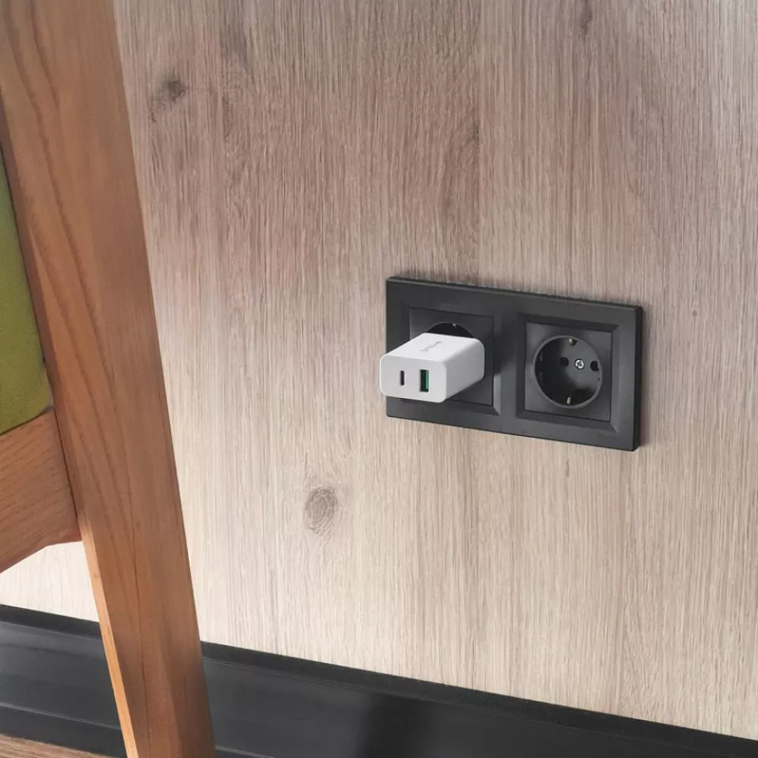Зарядний пристрий Proove Rapid 20W PD швидка зарядка (Type-C + USB)